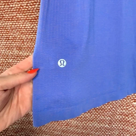 Lululemon Men's Short Sleeve Tee - Picture 4 of 8